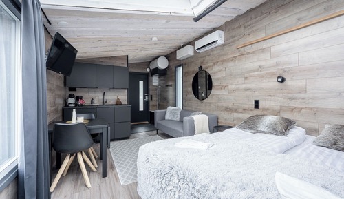 Standard Studio, Lake View, Beachfront
