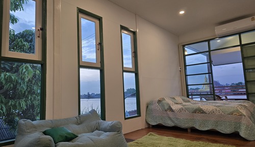 Casa de campo clásica, vistas al río