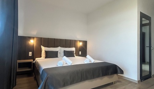 Habitación con 1 cama doble o 2 individuales, balcón