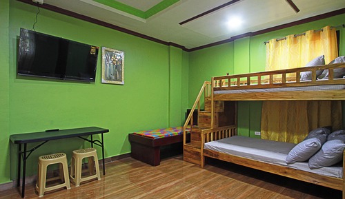 Suite estudio familiar, 4 habitaciones, no fumadores, vistas al jardín
