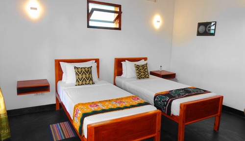 Habitación básica con 1 cama doble o 2 individuales