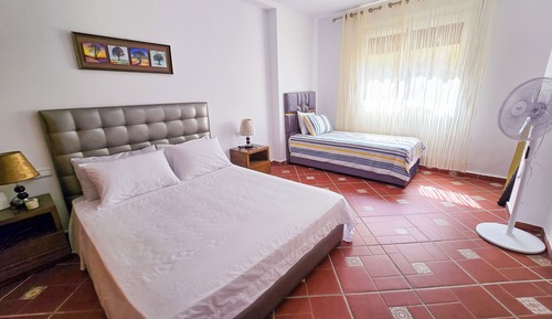 Apartamento familiar, balcón, vistas al jardín