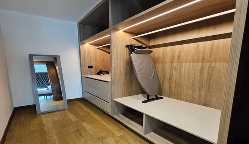 Estudio superior, 1 cama de matrimonio, balcón, vistas a la ciudad