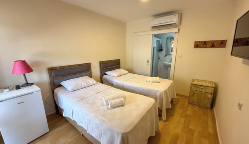 Habitación con 2 camas individuales