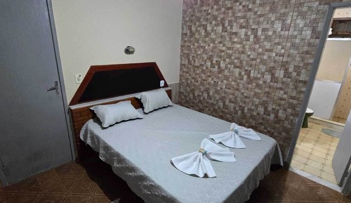 Habitación estándar con 1 cama doble o 2 individuales
