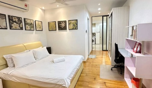 Estudio superior, 1 cama de matrimonio, balcón, vistas a la ciudad