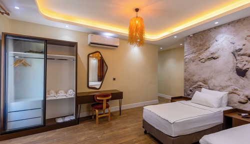 Habitación triple Deluxe, Se admiten mascotas, vistas al viñedo