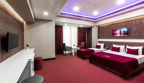 Habitación Deluxe con 1 cama doble o 2 individuales, vistas a la ciudad