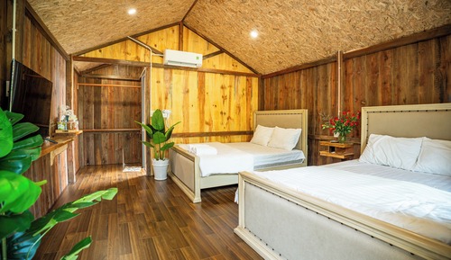 Casa de diseño en un árbol, balcón, vistas al jardín