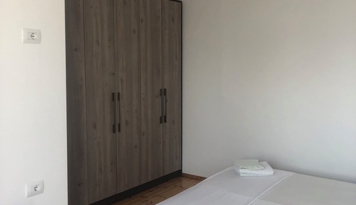 Habitación estándar con 1 cama doble o 2 individuales, balcón, vistas al jardín