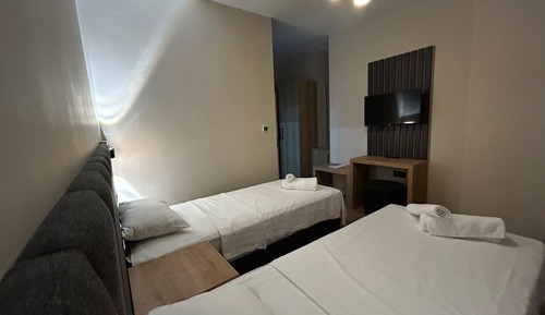 Habitación con 1 cama doble o 2 individuales, vistas a la montaña