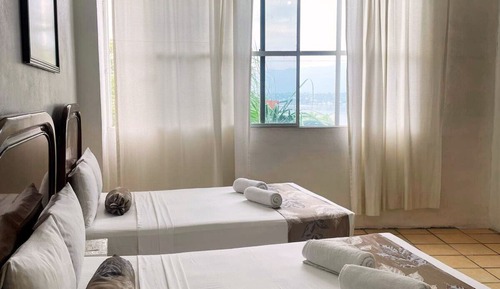 Habitación cuádruple, vistas al lago