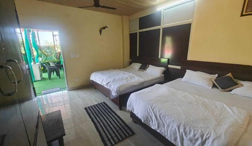 Basic Quadruple Room, Lanai