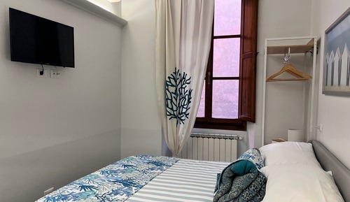 Habitación clásica con 1 cama doble o 2 individuales, vistas al patio