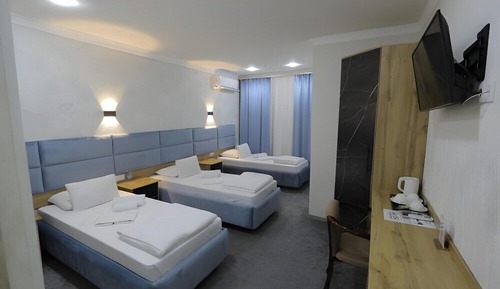 Habitación triple estándar, vistas a la ciudad