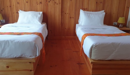 Standard Twin Room, Balcony, Mountain View