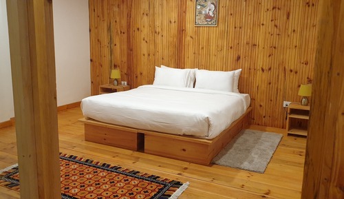Suite, Mountain View