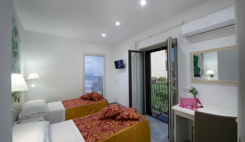 Habitación básica, balcón