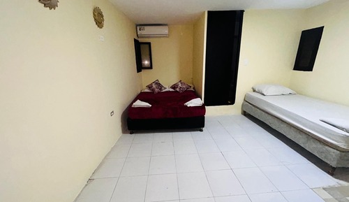 Habitación cuádruple básica, patio