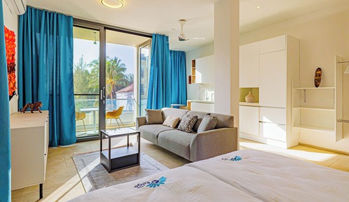 Estudio, vistas al mar