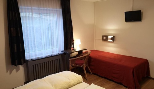 Habitación triple, balcón