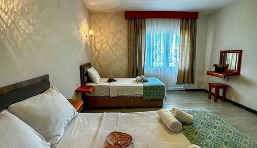 Habitación doble, balcón, vistas al jardín