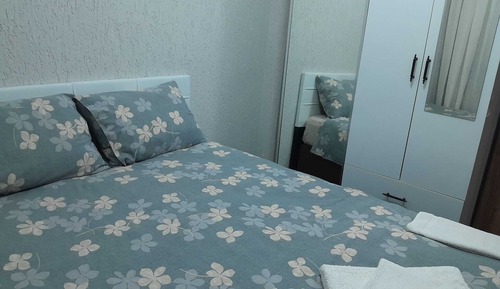 Apartamento clásico, balcón, vistas a la ciudad