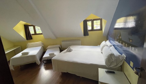 Suite Confort, varias camas, vistas a la montaña
