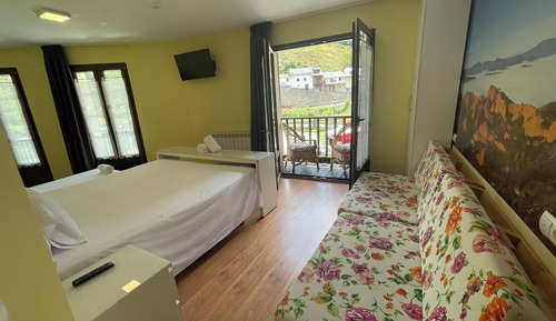 Habitación panorámica con 1 cama doble o 2 individuales, balcón, vistas a la playa