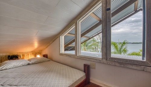 Habitación triple, vistas al mar