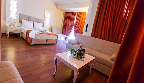 Habitación triple estándar, balcón