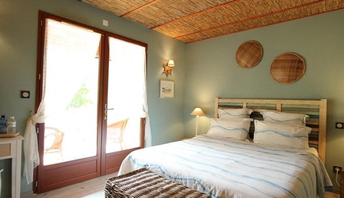 Habitación Confort doble, vistas a la piscina