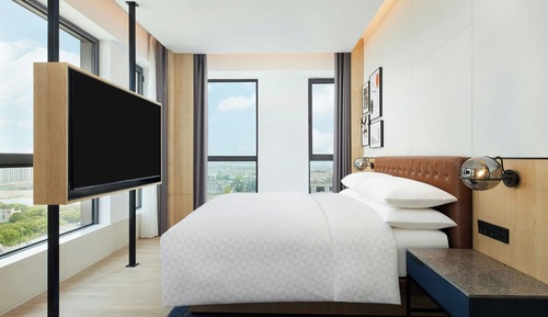 Suite, 1 cama de matrimonio grande, vistas a la ciudad