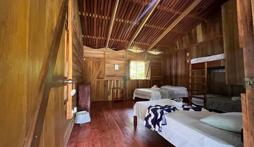 Habitación cuádruple económica, balcón