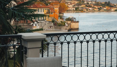 Suite exclusiva, vistas parciales al lago