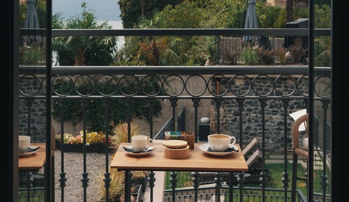 Suite junior, vistas parciales al lago