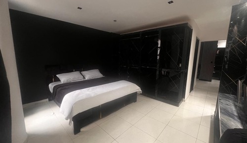 Suite, balcón, vistas a la ciudad