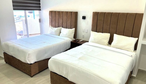 Family Studio, Balcony