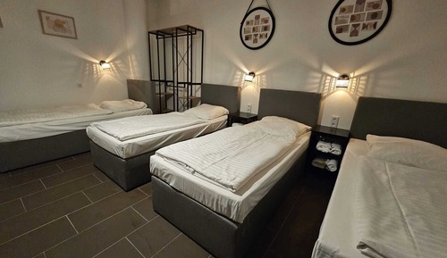 Estudio, varias camas, cocina