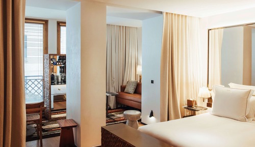 Suite (Winter Garden)