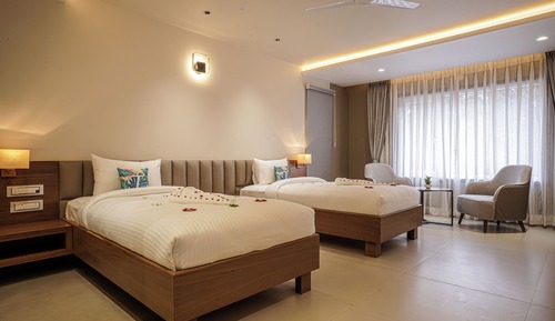 Premium Twin Room, City View