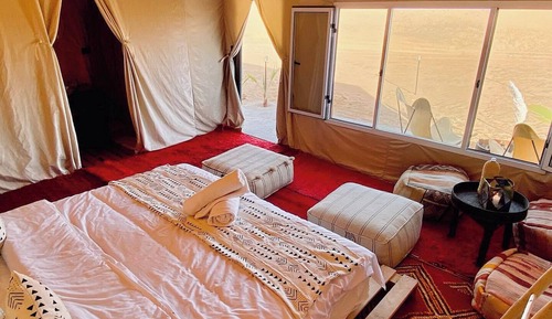 Habitación superior con 1 cama doble o 2 individuales, vistas al desierto