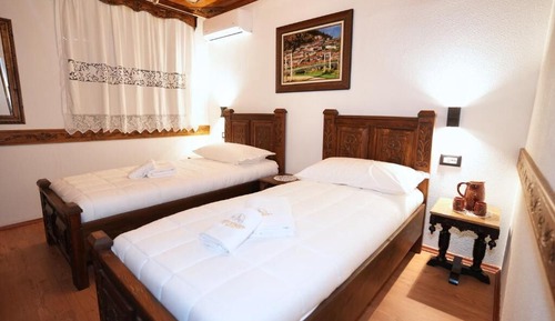 Habitación con 2 camas individuales