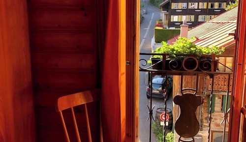 Habitación familiar, balcón