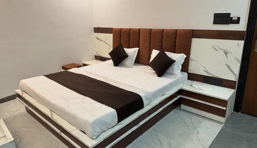 Habitación básica doble, 1 cama doble, vistas al jardín