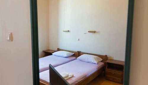 Habitación estándar con 1 cama doble o 2 individuales, vistas a la ciudad