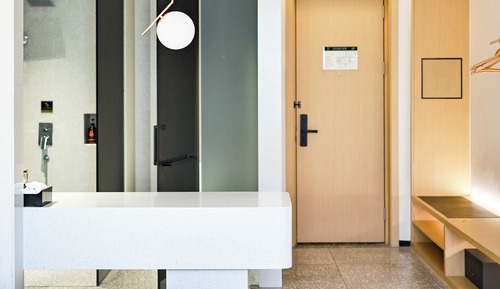 Habitación básica con 2 camas individuales