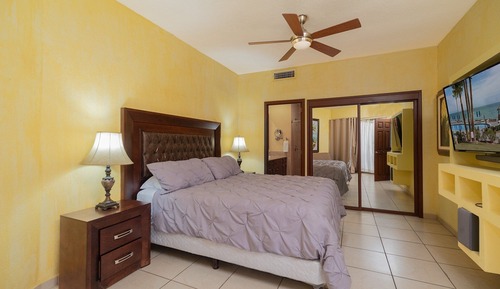 Apartamento, varias camas, balcón, vistas al mar (Sonoran Sun SW 105)