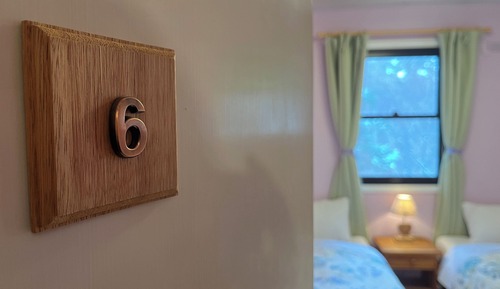 Habitación básica con 2 camas individuales