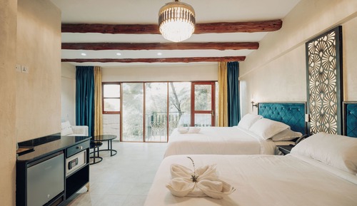 Habitación de lujo con 1 cama doble o 2 individuales, vistas a la montaña